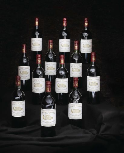 null 
12 bouteilles Château Margaux

1990

Margaux 1er GCC

(présentées en caisse...
