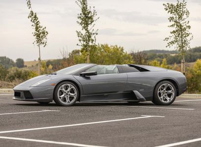 2005 Lamborghini Murcielago Roadster LP 580 « Boîte mécanique » 
"Extreme, offbeat...