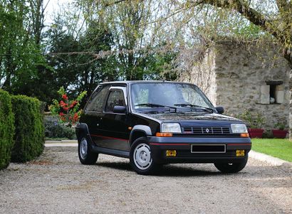 1986 Renault Super 5 GT Turbo 
正常的法国车辆登记

底盘编号VF1C4050500832308



非常低的原始里程数

二手货

这种状况下的罕见销售



面对当时相互竞争的标致和大众的GTI版本的成功，雷诺在1976年推出了R5...