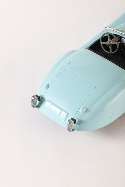 null DOEPKE MODEL TOYS 

Jaguar XK 120

Die-cast metal 

United States, 1955 

(Very...