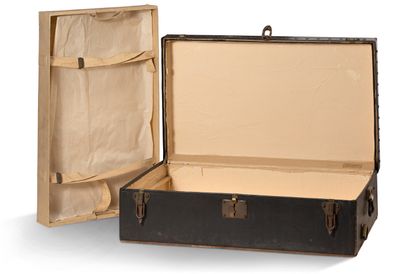 null LOUIS VUITTON 

Car trunk

Waterproof black coated canvas, vuittonite. Two wooden...