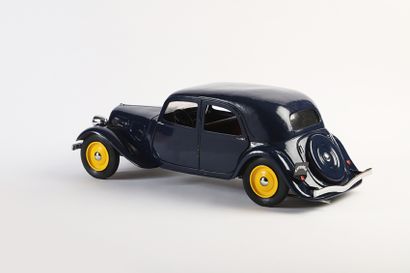 null J.P. FONTENELLE

Citroën Traction 11A of 1936

Injected metal, sheet metal and...