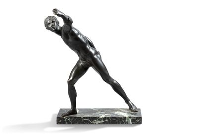 null D'après l'Antique

Le Gladiateur Borghese

Sculpture en bronze à patine noire,...