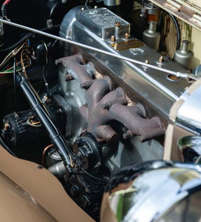 1938 AC 16/70 CABRIOLET 
法国收藏家的执照

底盘编号L641W



高质量的战前，著名公司

神奇的6缸2升发动机，有三个化油器

...