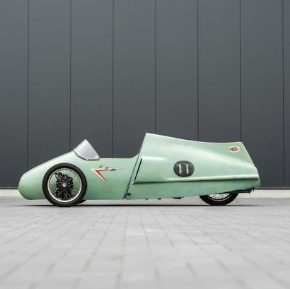 Circa 1960 RACER 500-3 VIOLET 
无产权出售的竞争车



由《汽车》杂志发起的公式

由工程师、前汽车司机和自行车专家Marcel...