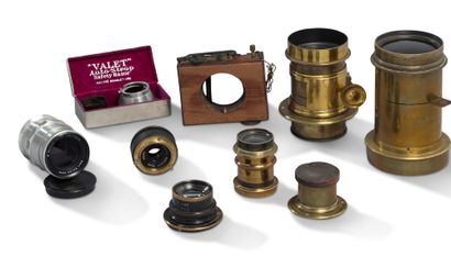 null Lot of lenses and optics
For old cameras, one of the lenses signed "Dawson and...