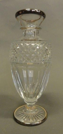 Baccarat Vase en cristal monture argent.