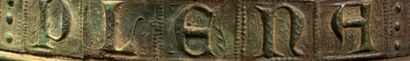 null CLOCHE GOTHIQUE Bronze H. totale: 89 cm - l. totale: 76 cm H. cloche: 45 cm...