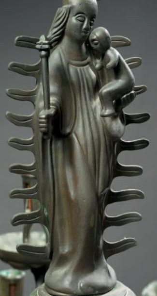 null GRAND LUSTRE A LA VIERGE Bronze H.: 105 cm - D.: 89 cm Flandres - Style du XVème...