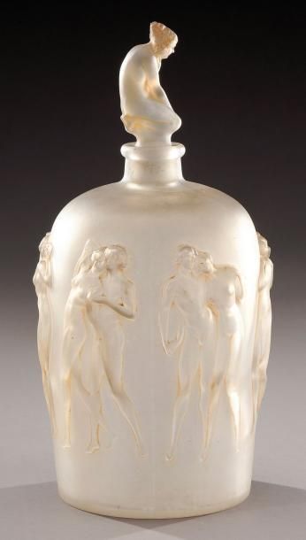 RENE LALIQUE (1860-1945) Rare vase «Douze figurines avec bouchon figurine» en verre...