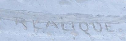 RENE LALIQUE (1860-1945) Rare plat rond «Pommier» en fonte de sable, émaillage à...