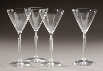 RENE LALIQUE (1860-1945) Rare ensemble composé de quatre verres «Clos Sainte-Odile»...
