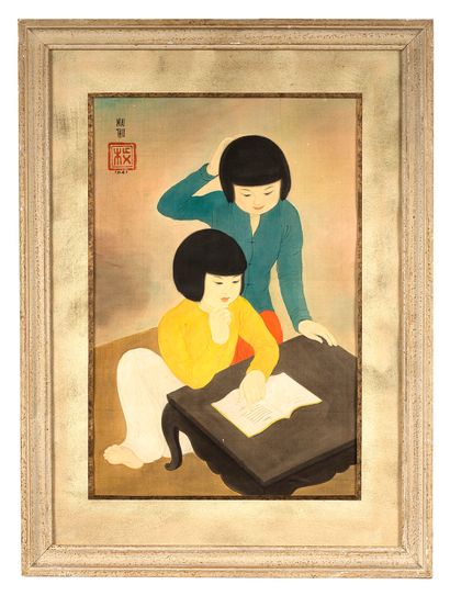 MAI TRUNG THỨ (1906-1980) Deux enfants à la lecture, 1941 Encre et couleurs sur soie,...