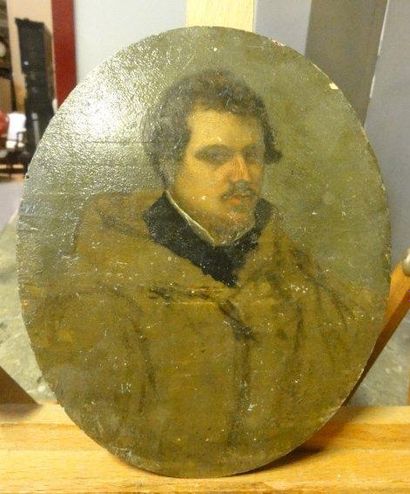 Ecole française XIXè siècle Portrait d'homme. Panneau de bois tendre de forme ovale...