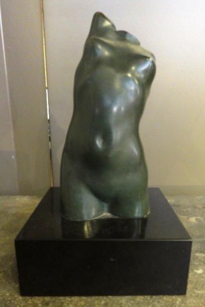 Marcel BOURAINE Buste de femme en bronze patiné H. avec socle: 23 cm