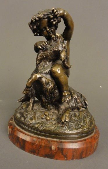 BOUCHER Ange et chèvre Sujet bronze. Base marbre H: 21 cm
