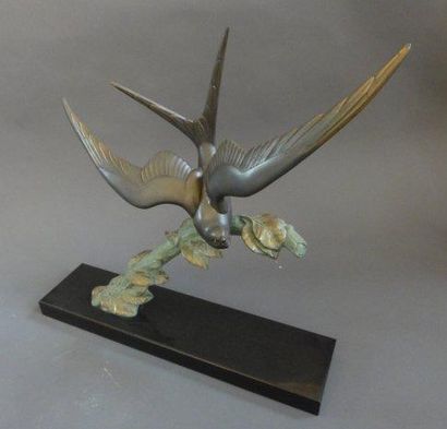 Irénée ROCHARD (1906-1984) Hirondelle branché. Sujet en bronze L: 45 cm P: 11 cm...