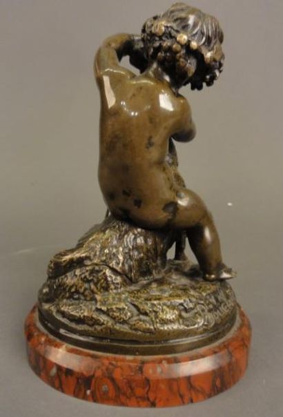 BOUCHER Ange et chèvre Sujet bronze. Base marbre H: 21 cm