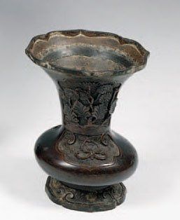 null Vase en bronze à col évasé Chine XXe siècle HAUT. : 18 CM
