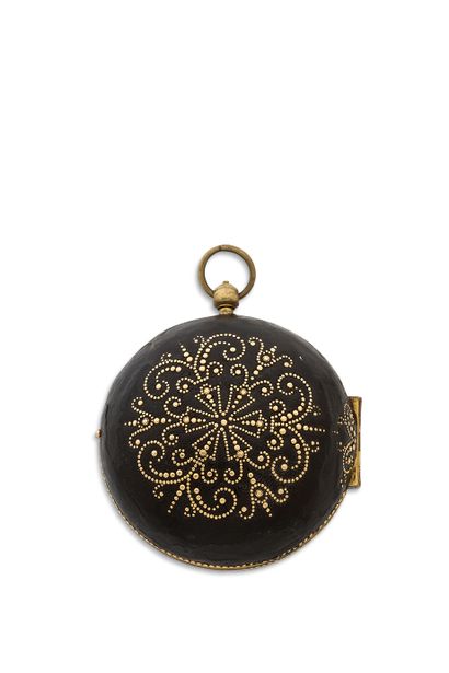 DUQUESNE, Paris Début XVIIIe siècle Montre oignon en métal doré entièrement gainé...