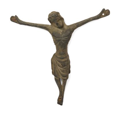 null CHRIST CRUCIFIÉ en bronze, agonisant. Le dos creux. France, XIVe siècle Hauteur...