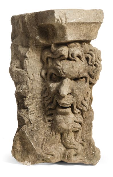 null FRAGMENT D'ENTABLEMENT en pierre sculptée d'un homme barbu en colère.
France,...