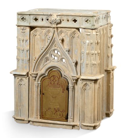 null TABERNACLE in limestone carved with an architectural decoration with a three-lobed...