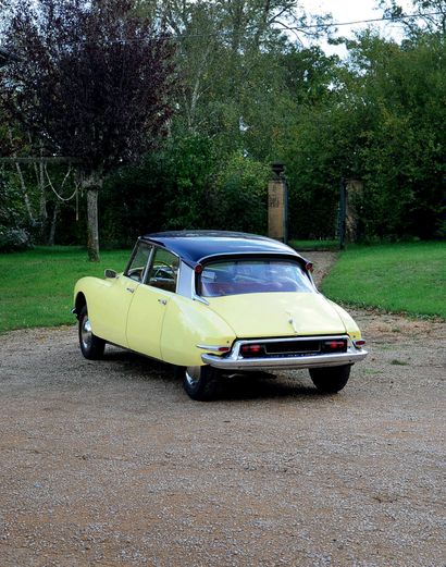 1958 - CITROËN DS 19 
French registration title



Very rare Citroën DS 19 from the...