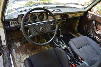 1977 - PEUGEOT 504 GL RALLYE RAID 
瑞士流通许可证

海关清关的车辆

底盘编号2756796



达喀尔经典赛起点的理想车...