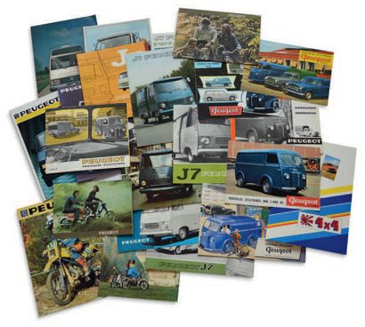 PEUGEOT UTILITAIRES 
Important lot of 32 catalogues and various documents dedicated...