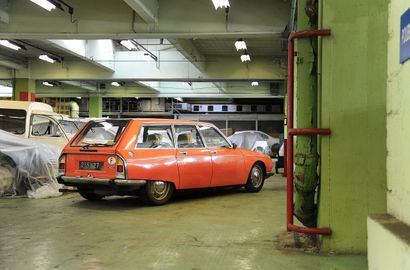 1974 - CITROËN GSPÉCIAL BREAK 
French registration title



Very seventies look

One...