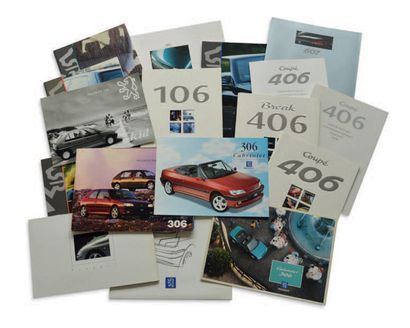 PEUGEOT 
Lot de 22 catalogues et documents divers présentant les modèles suivants...