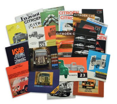 CITROËN UTILITAIRES 
Important lot of 45 catalogues and various documents dedicated...