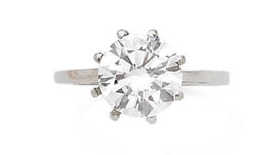 null 
RING " DIAMOND

Brilliant cut diamond

Platinum (950)

Td. : 51 - Pb. 2.9 gr

Accompanied...