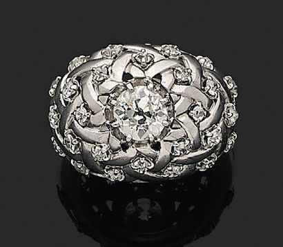 RENE BOIVIN 
BAGUE « TREILLIS »

Diamants ronds, taille ancienne

Platine (950)

Td....