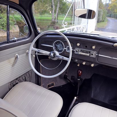 1961 VOLKSWAGEN Coccinelle 附录：请注意，该车不是原厂油漆
法国注册
底盘编号4205394

标志性的流行汽车，受人追捧的1961年...