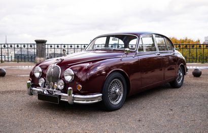 1959 JAGUAR MK2 3.8 Automatic 补遗：门的底部有轻微的腐蚀。
法国注册
底盘编号：210309BW

20世纪60年代的神话般的运动...