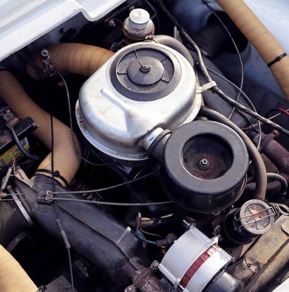 1976 Citroën MEHARI AZUR Addendum : Certains éléments de carrosserie sont endommagés,...