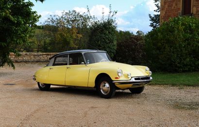 NON VENU - 1958 Citroën BERLINE DS 19 未提交的车辆。
法国注册文件
底盘编号39128

非常罕见的雪铁龙DS 19从第一年开始就有明确的历史记录
在巴黎地区订购的新车，第三手，重新喷漆成水仙黄（原来的黑色），泽西岛Rouille内饰与原来一样，飞利浦收音机和Robri行李箱把手
在Garage...