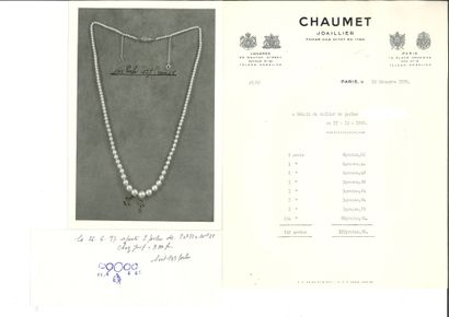 CHAUMET «PERLES FINES»
Collier composé d'une chute de 143 perles fines.
Fermoir diamants...