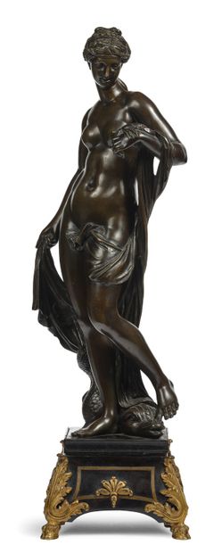 D'APRÈS MICHEL ANGUIER (1612-1686) Amphitrite
Bronze with a shaded brown patina.
On...