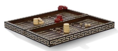 null Chess and tric-trac game box in ivory, rosewood, ebony and amaranth veneer including...