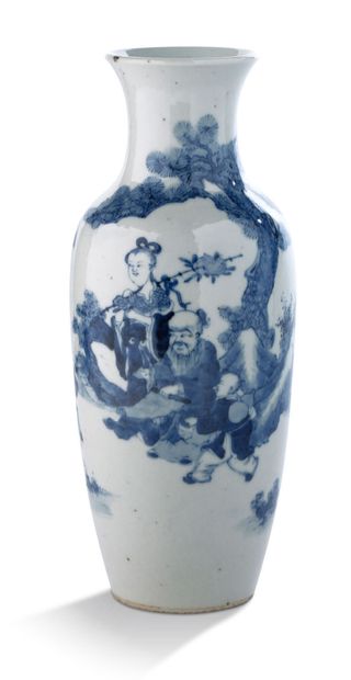 CHINE — PÉRIODE RÉPUBLIQUE (1912 - 1949) Vase en porcelaine bleu-blanc à décor d'une...
