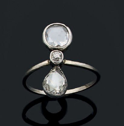 null BAGUE «DIAMANTS»
Diamants forme ovale et poire taille rose
Or 18k (750) et argent...