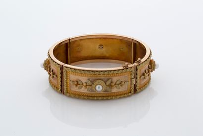 null BRACELET "NAPOLEON III
Two tone 18k (750) gold, fine pearls
French work
L. :...