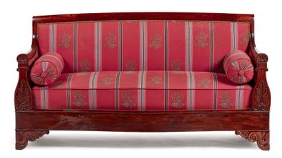 null Rectangular sofa in mahogany and mahogany veneer, the belt with very slight...
