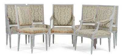 路易十六时期的客厅部分，包括三把铁背扶手椅和四把相配的椅子，都是用雕刻、模制和灰色重漆的木头。椅腿有凹槽和沟纹。大部分椅子都有Jean-Baptiste...