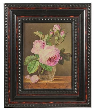 null 两份花束分别画在一个瓷盘上。
第一件是放在玻璃杯中的玫瑰花束，放在大理石夹板上。
高度：23.5厘米 - 宽度：17厘米
第二件是在咖啡背景上的各种花卉的花束。
高度：21厘米...