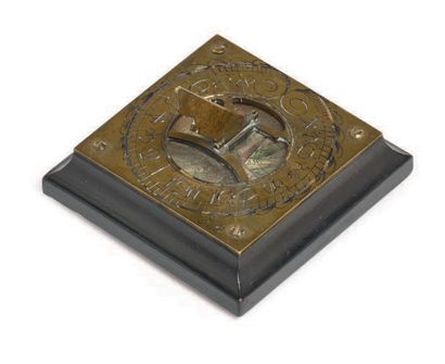 null LITTLE table sundial with compass, rectangular, the engraved brass dial and...