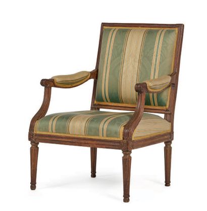 NICOLAS-SIMON COURTOIS (REÇU MAÎTRE EN 1766) Armchair in molded beech wood with a...